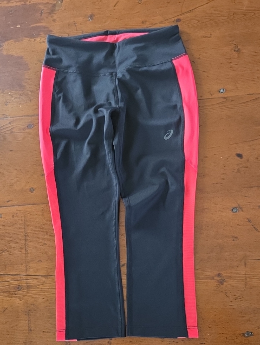Asics Capri US Size Swith Mesh On The Dides, Small Pocket At Waist